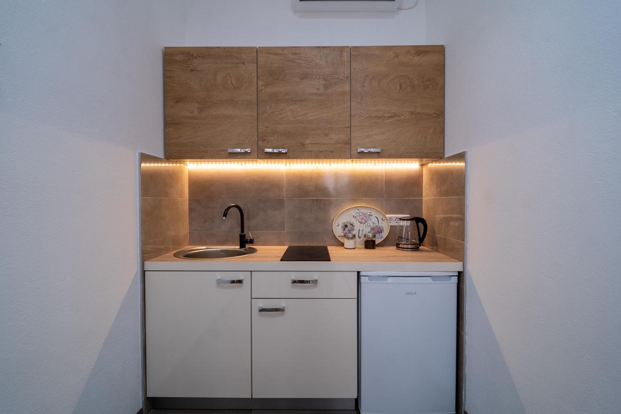 Dane Apartment Airport Podgorica Mitrovici  المظهر الخارجي الصورة