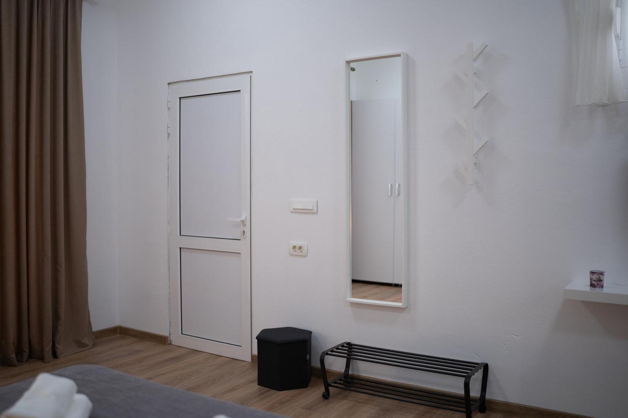 Dane Apartment Airport Podgorica Mitrovici  المظهر الخارجي الصورة